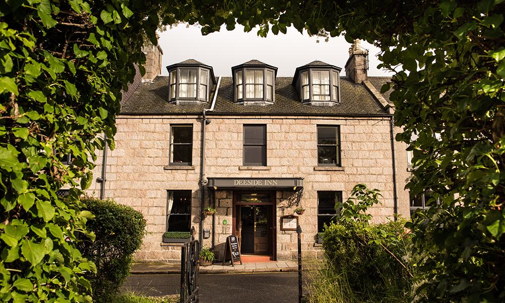 Balmoral Arms Hotel Ballater Bagian luar foto
