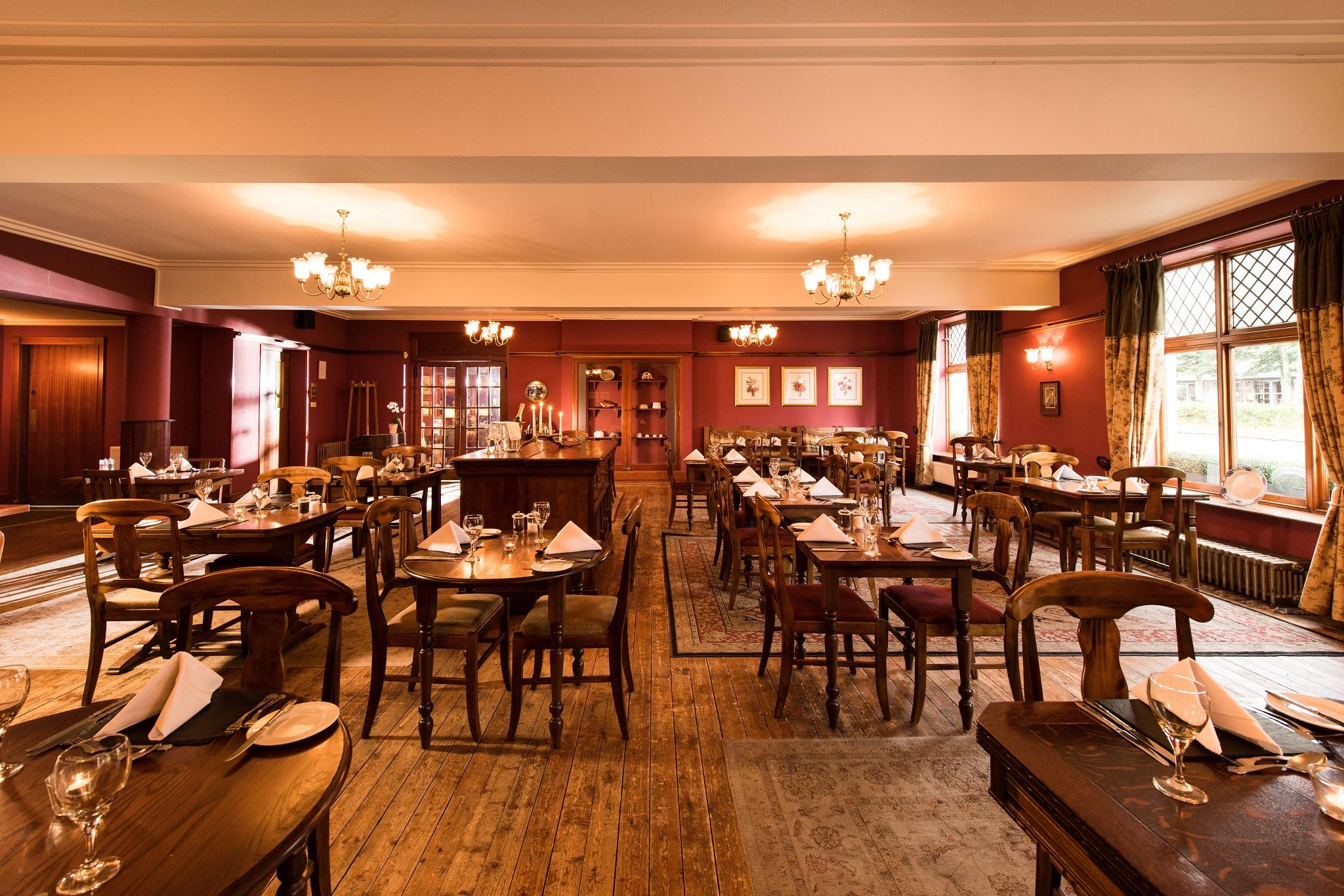 Balmoral Arms Hotel Ballater Bagian luar foto