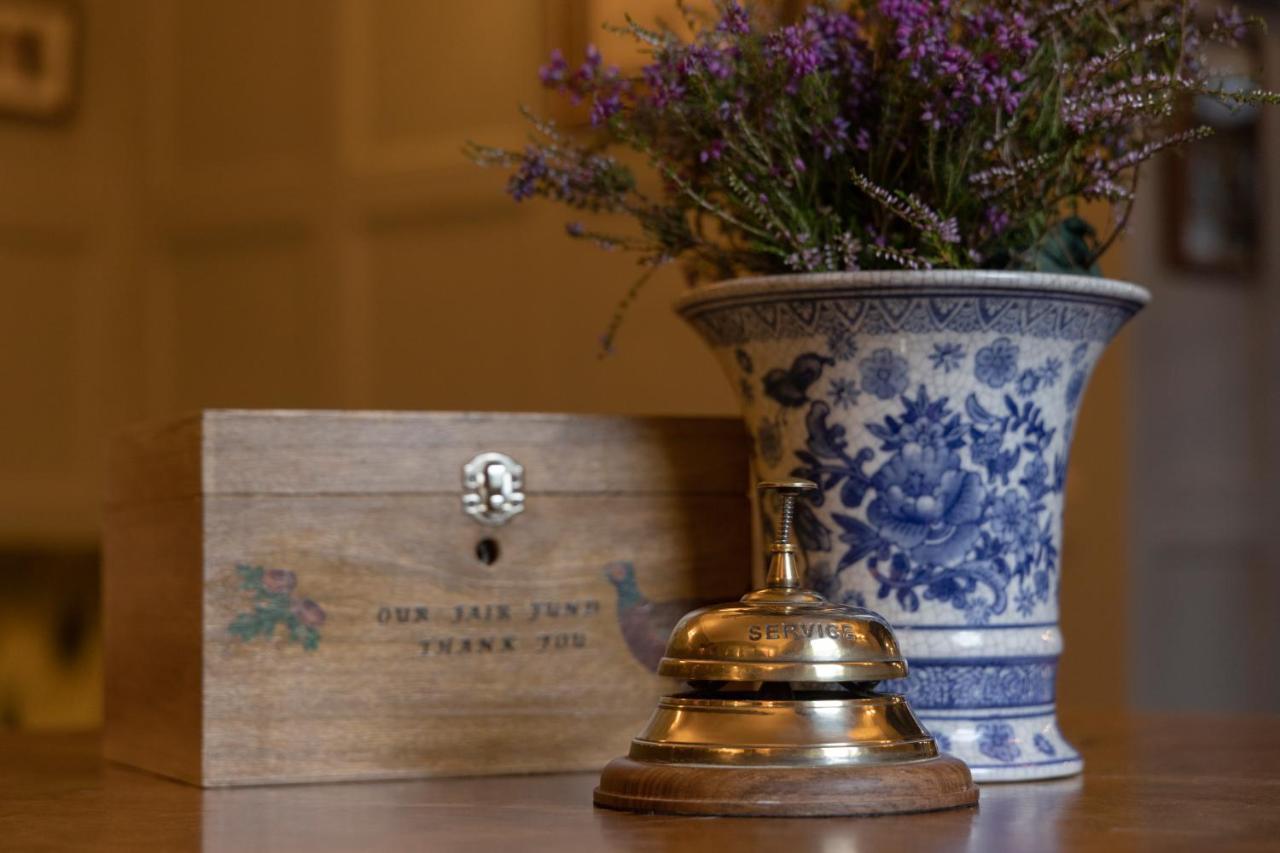 Balmoral Arms Hotel Ballater Bagian luar foto