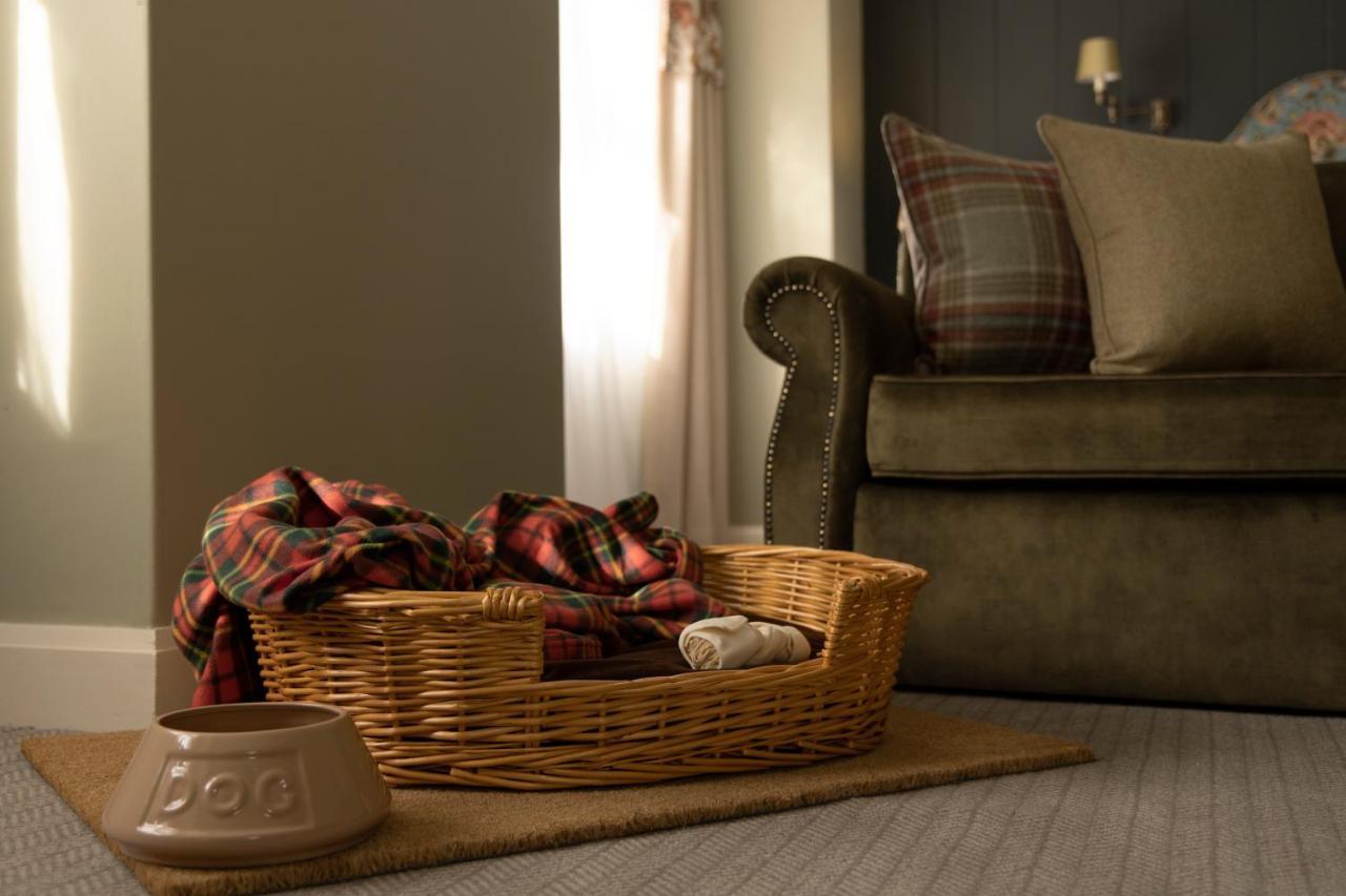 Balmoral Arms Hotel Ballater Bagian luar foto
