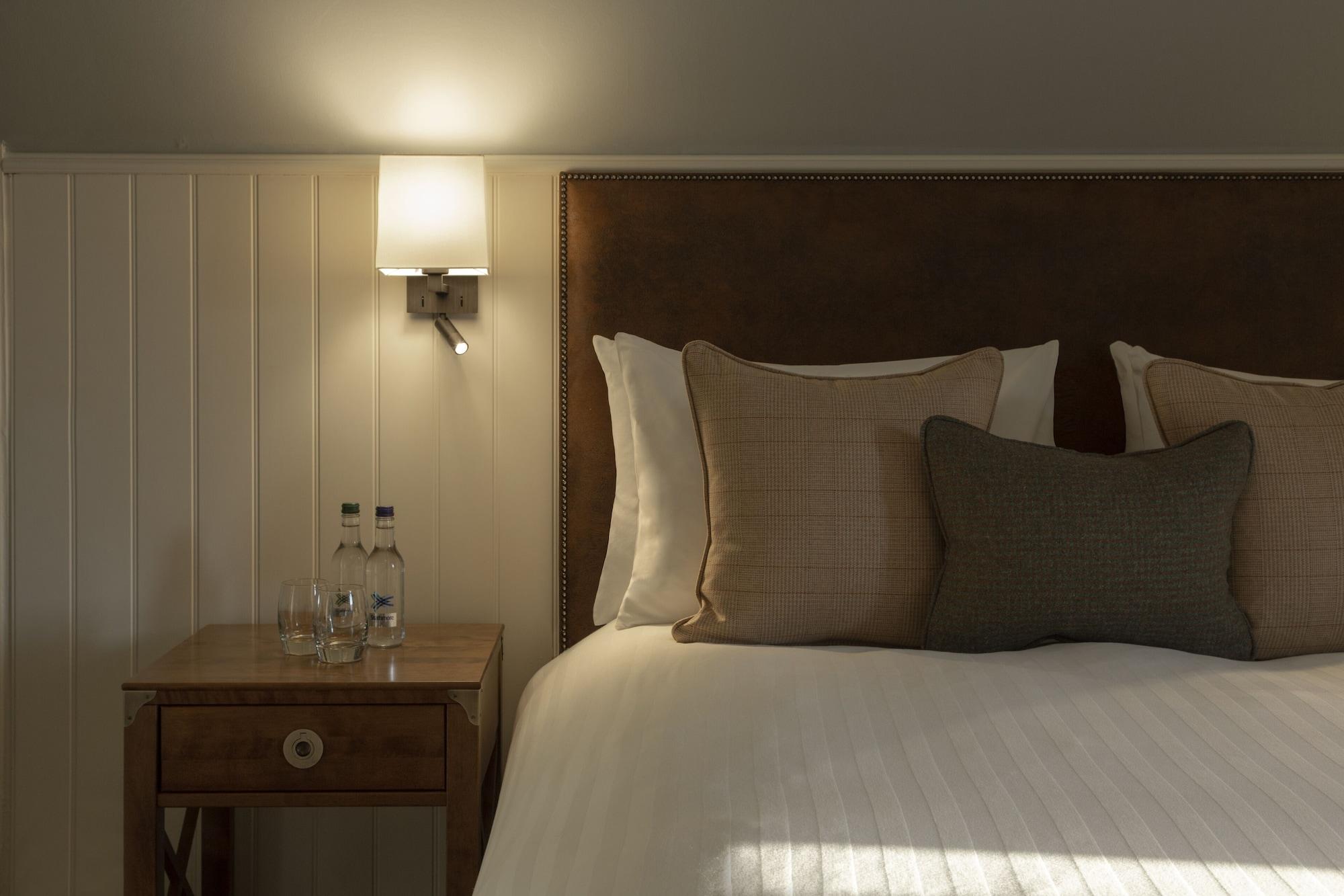 Balmoral Arms Hotel Ballater Bagian luar foto