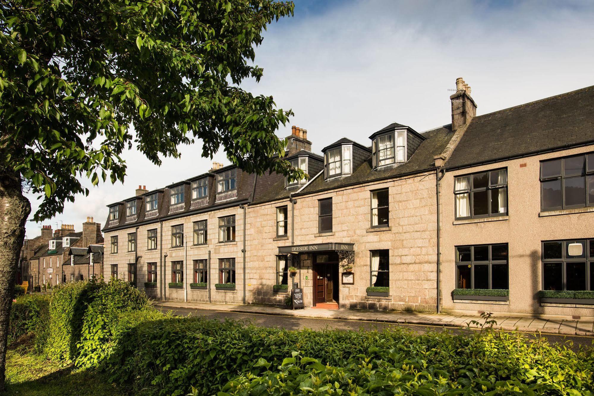 Balmoral Arms Hotel Ballater Bagian luar foto